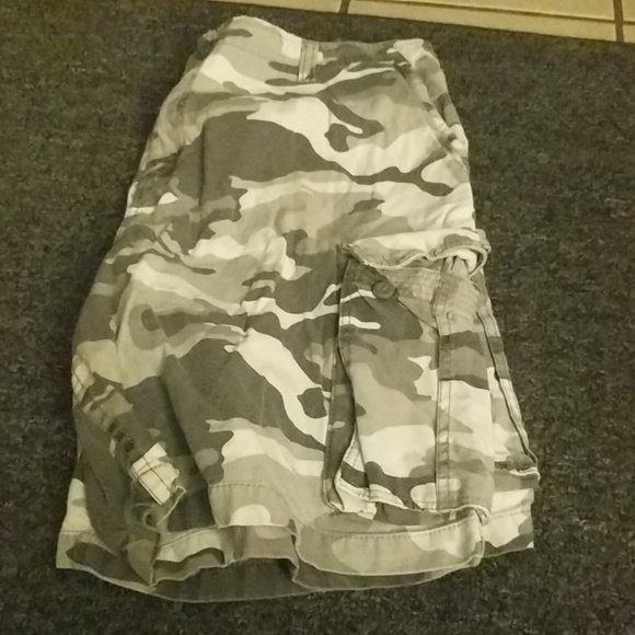 Shorts - Picture 3 of 4